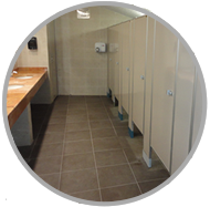 mampara para baños con zoclo