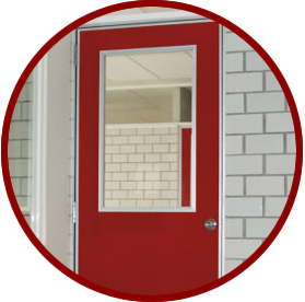 puerta de acceso con mirilla